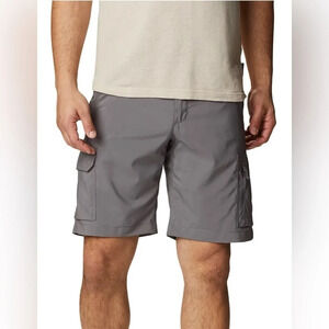 Columbia 
Men’s Omni - shade 
Sun protection cargo shorts 
Size 40 w 10 L